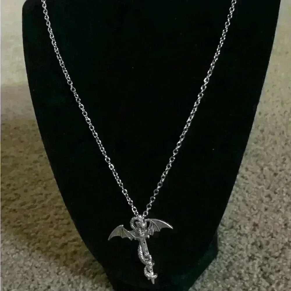 Dragon/sword necklace - Picture 2 of 2